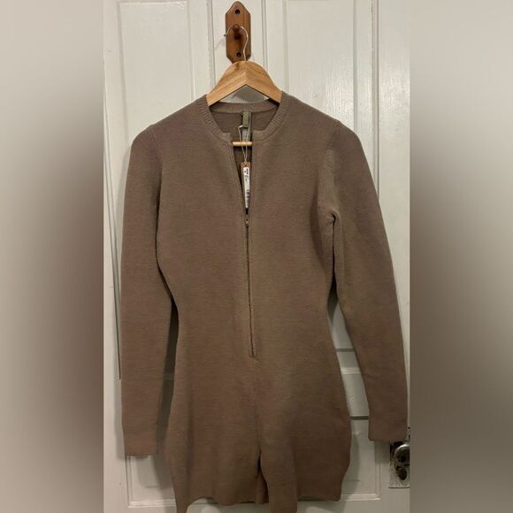 Skims Track Light Cozy Onesie Desert Size Extra Large XL